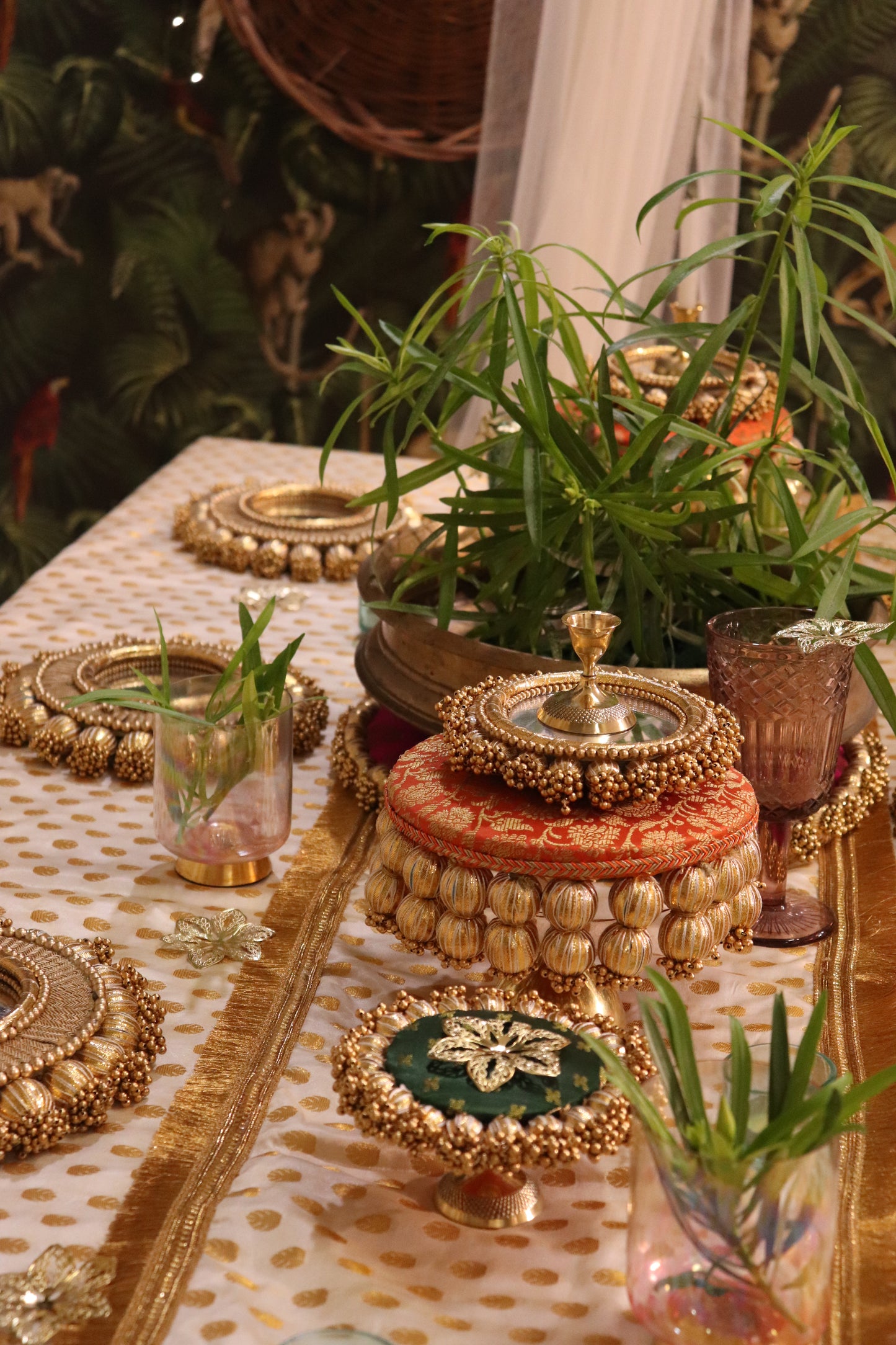 Garmiyon ki sajawat - - Beautiful Indian summer Table decoration - Theme set various