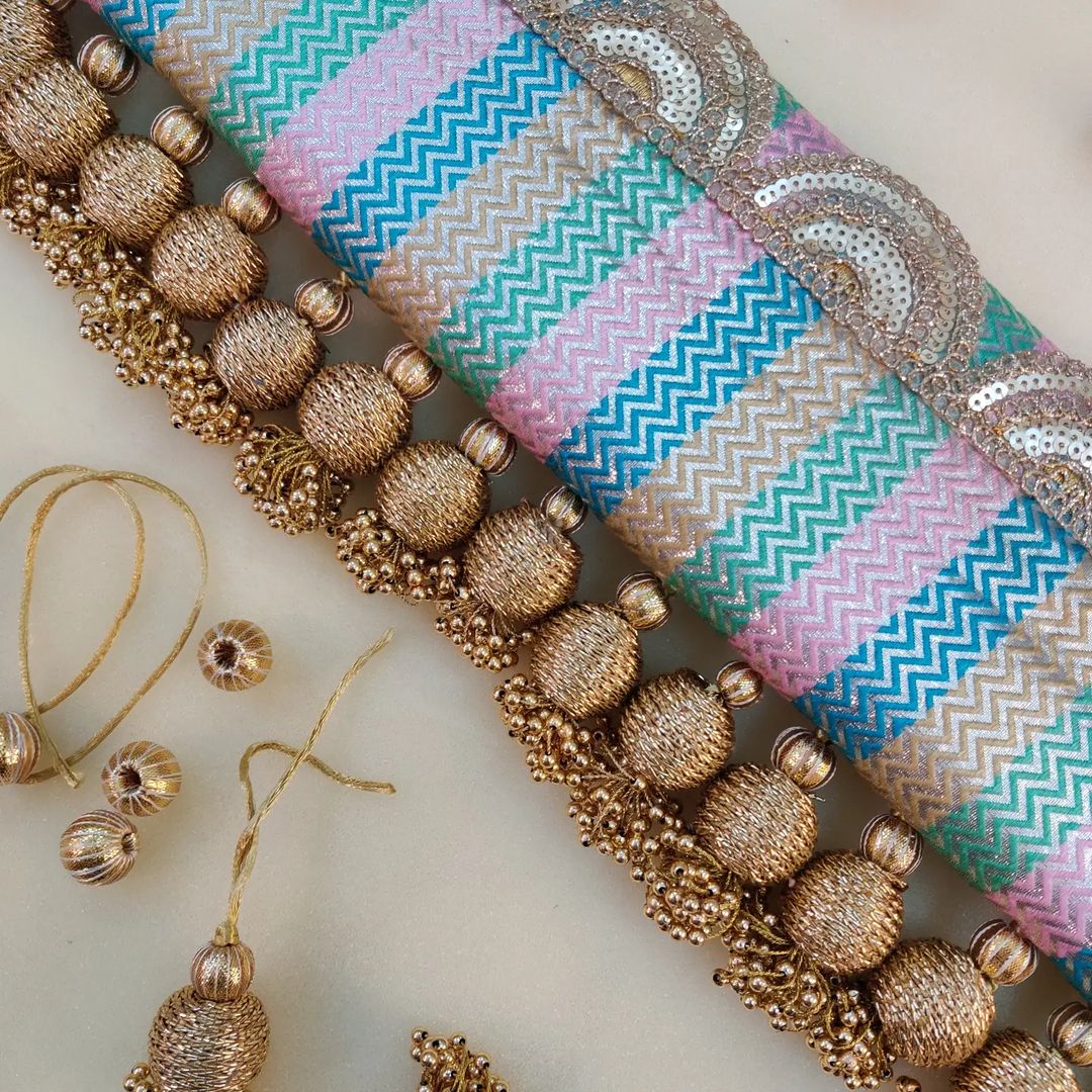 Classic Straight Toran -Prakarti ke rango ki kala kalash - small motifs brocade toran