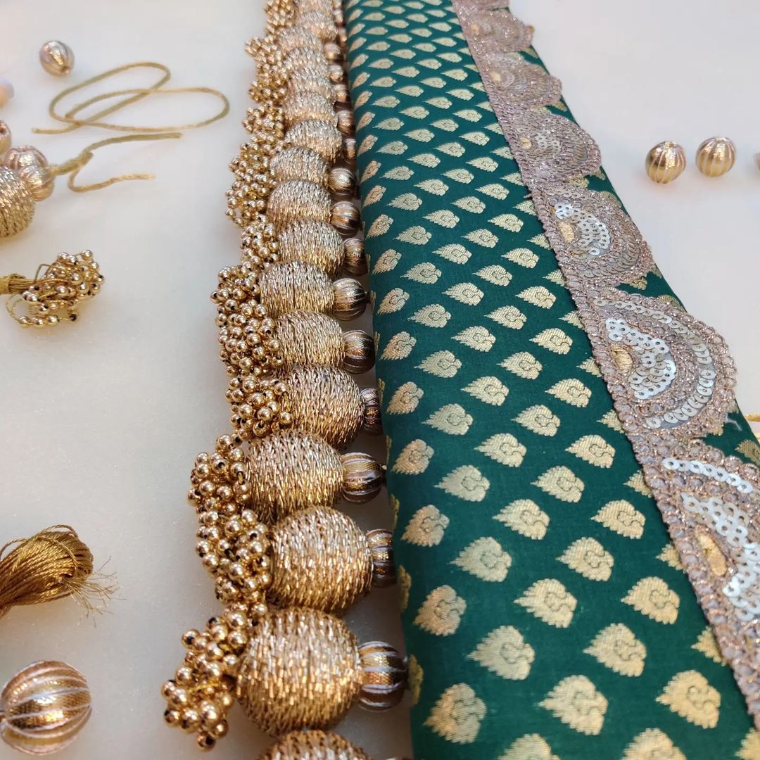 Classic Straight Toran - Harit paani kalash - small motifs brocade toran
