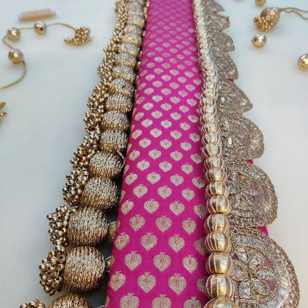 Classic Straight Toran - Rani ranga kalash - small motifs brocade toran
