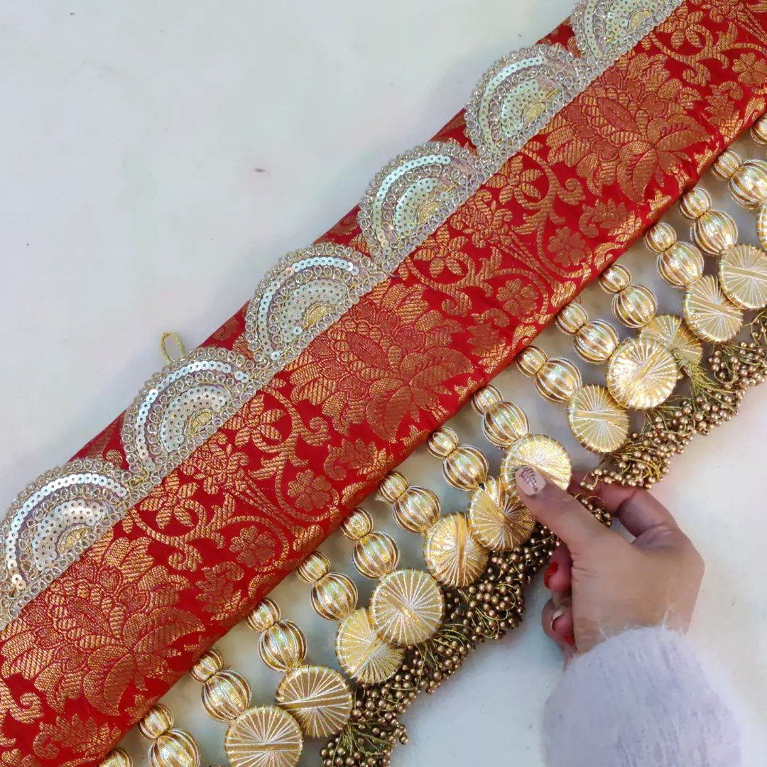 Classic Straight Toran -Laal phool kalash - small motifs brocade toran