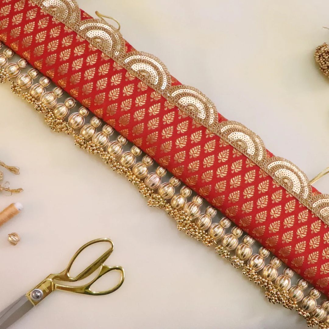 Classic Straight Toran - Laal kalash - small motifs brocade toran