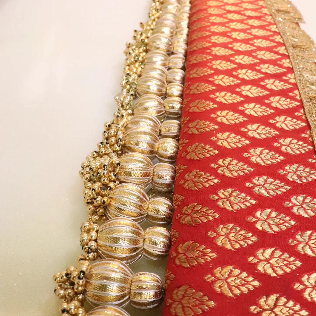 Classic Straight Toran - Laal kalash - small motifs brocade toran