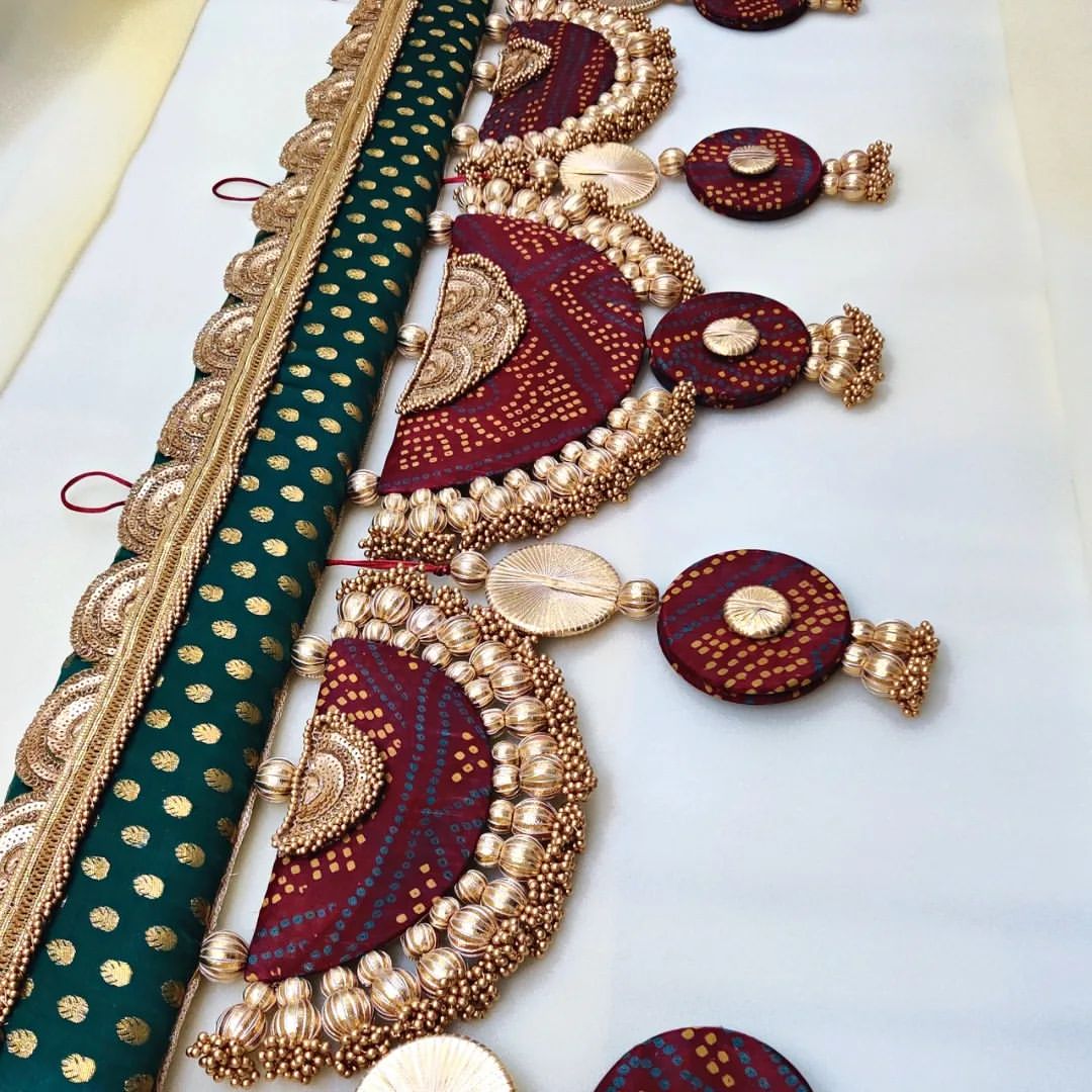 Exclusive- Grand Adhruv Toran -Laal aur Hara- small motifs brocade toran