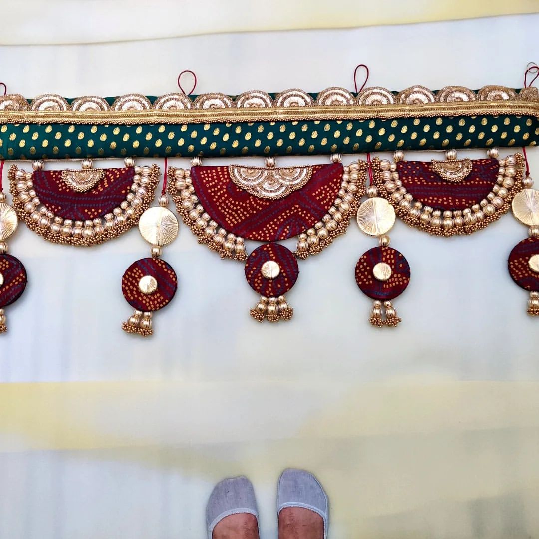 Exclusive- Grand Adhruv Toran -Laal aur Hara- small motifs brocade toran