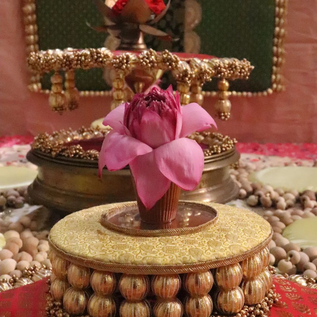 Kamal kaalika - Dinning tablescape theme set
