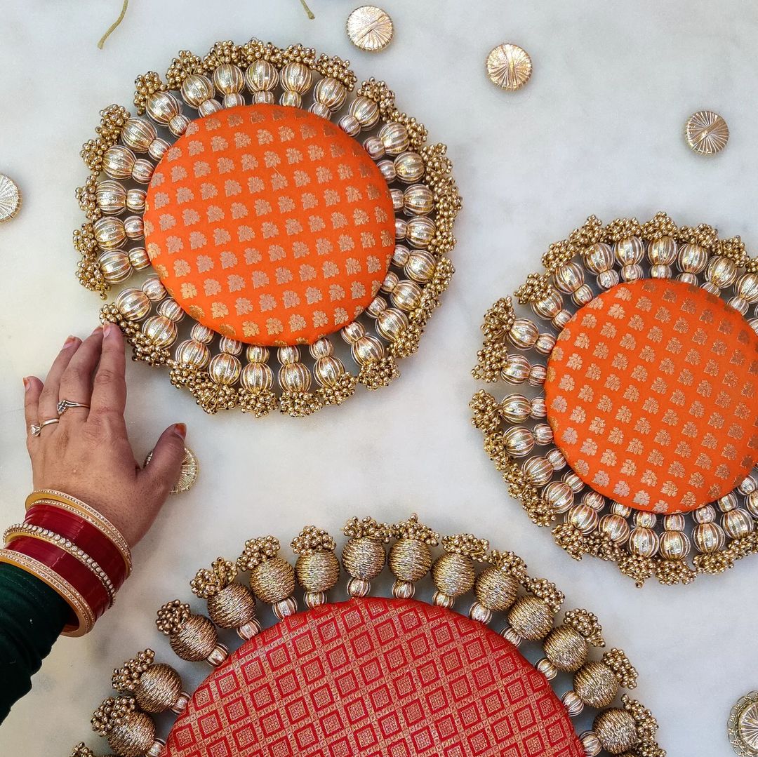 Red and orange placemat and mini hanging - Theme set or combo