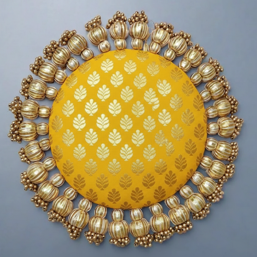 Yellow- classic placemat - golden beads