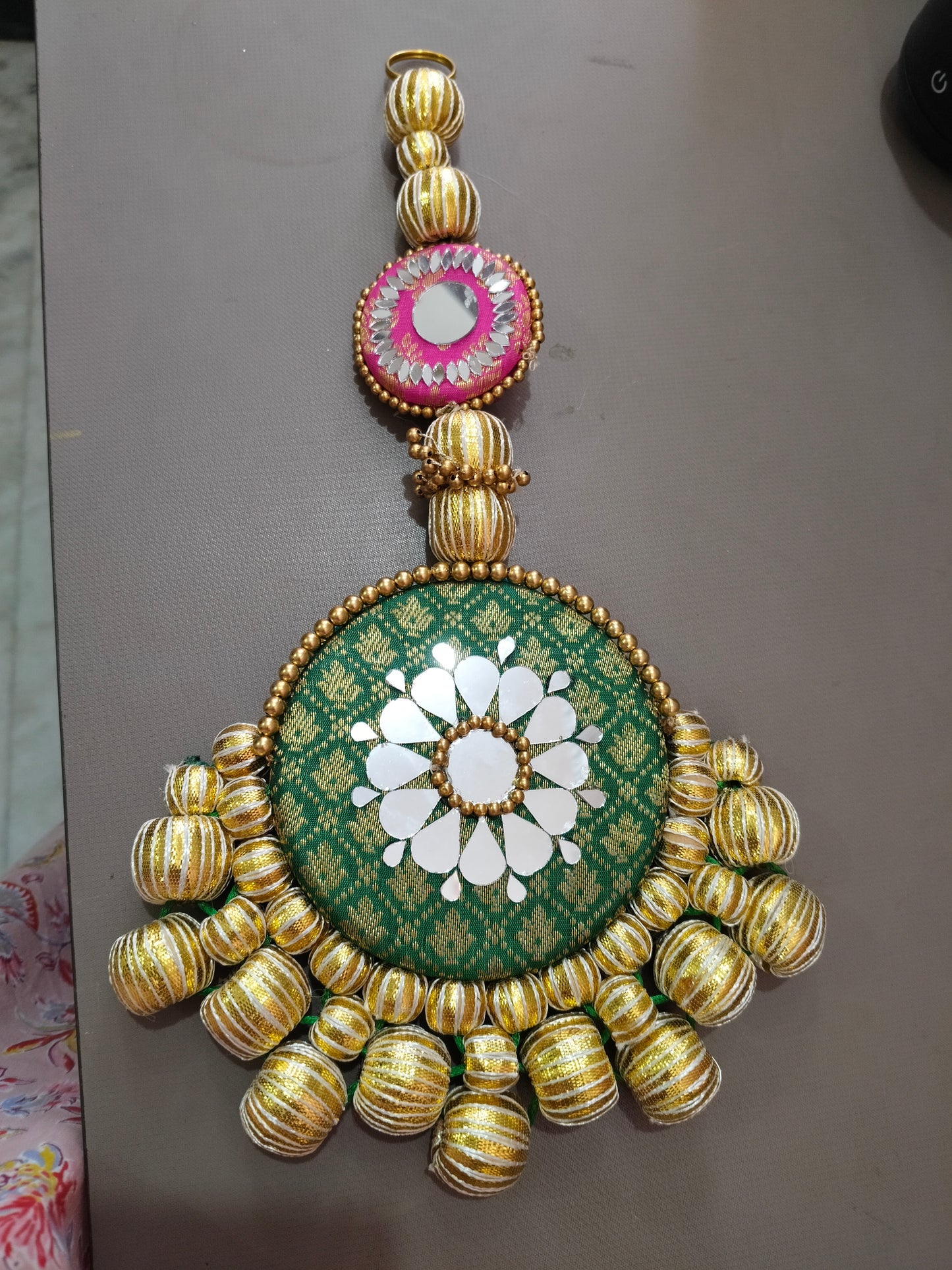 Gulshan - Jadau various color pair - Mini wall hanging set
