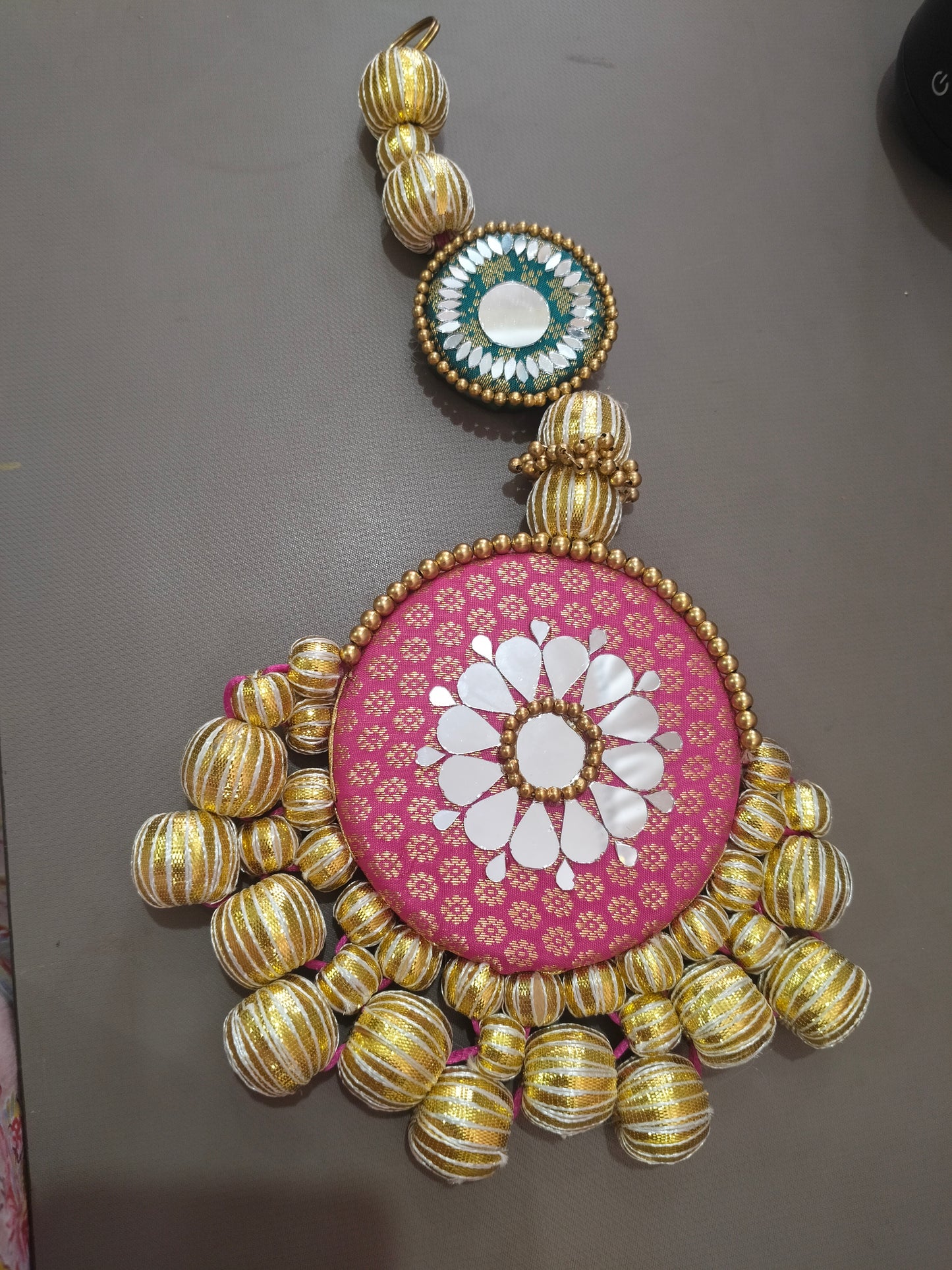 Gulshan - Jadau various color pair - Mini wall hanging set