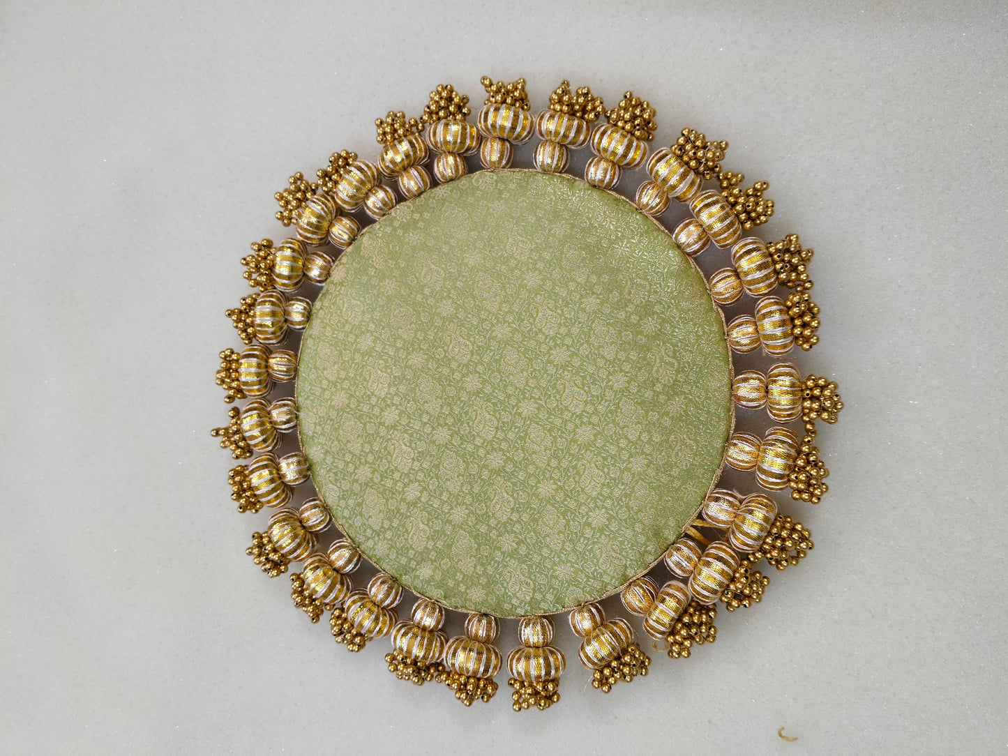 Pistachio - classic placemat - golden beads