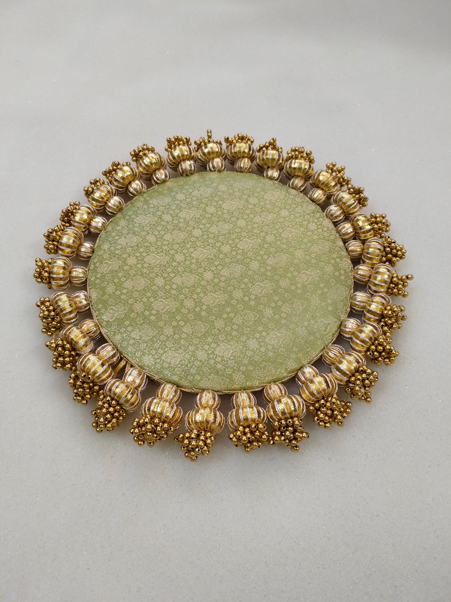 Pistachio - classic placemat - golden beads
