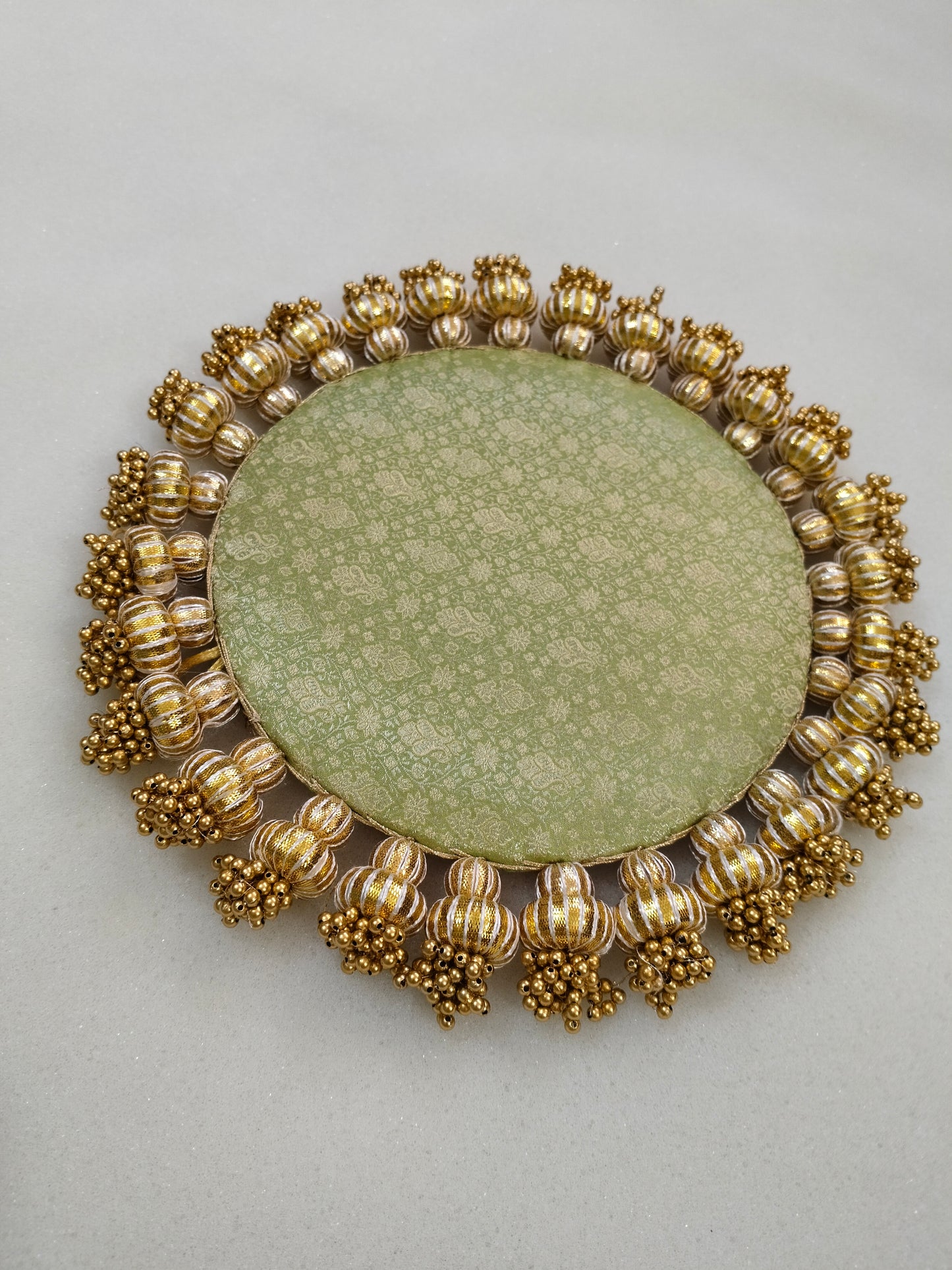 Pistachio - classic placemat - golden beads