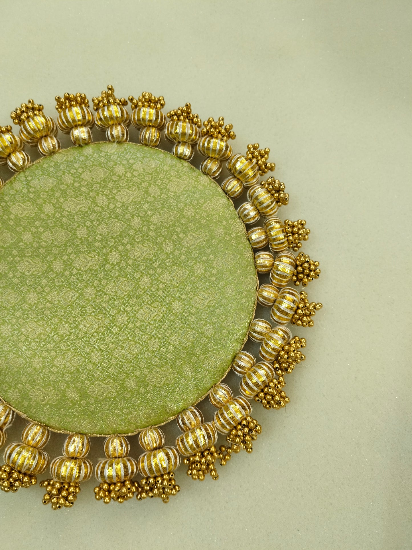 Pistachio - classic placemat - golden beads