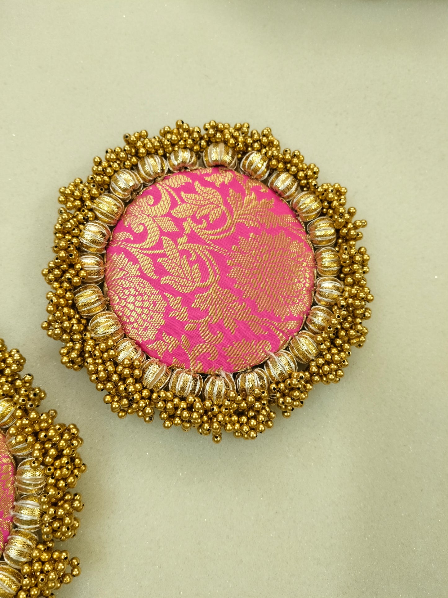Kalsi Placemat – Limited Edition 4-Inch Round Brocade Table Mat