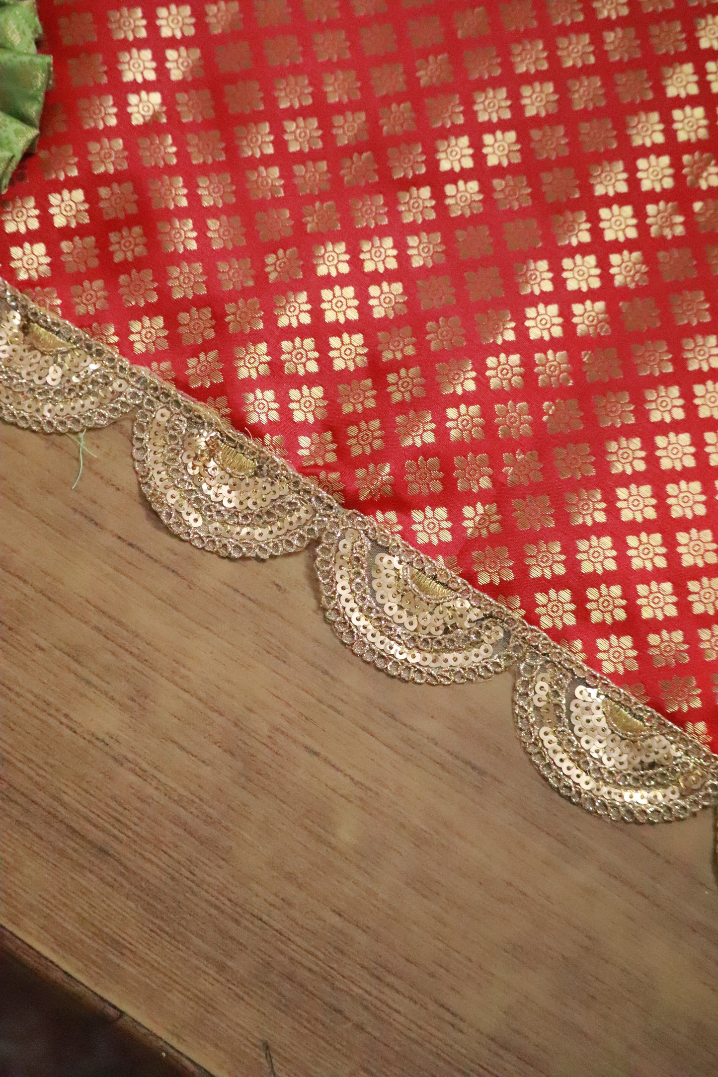 Banarasi Table runner - various sizes - red color