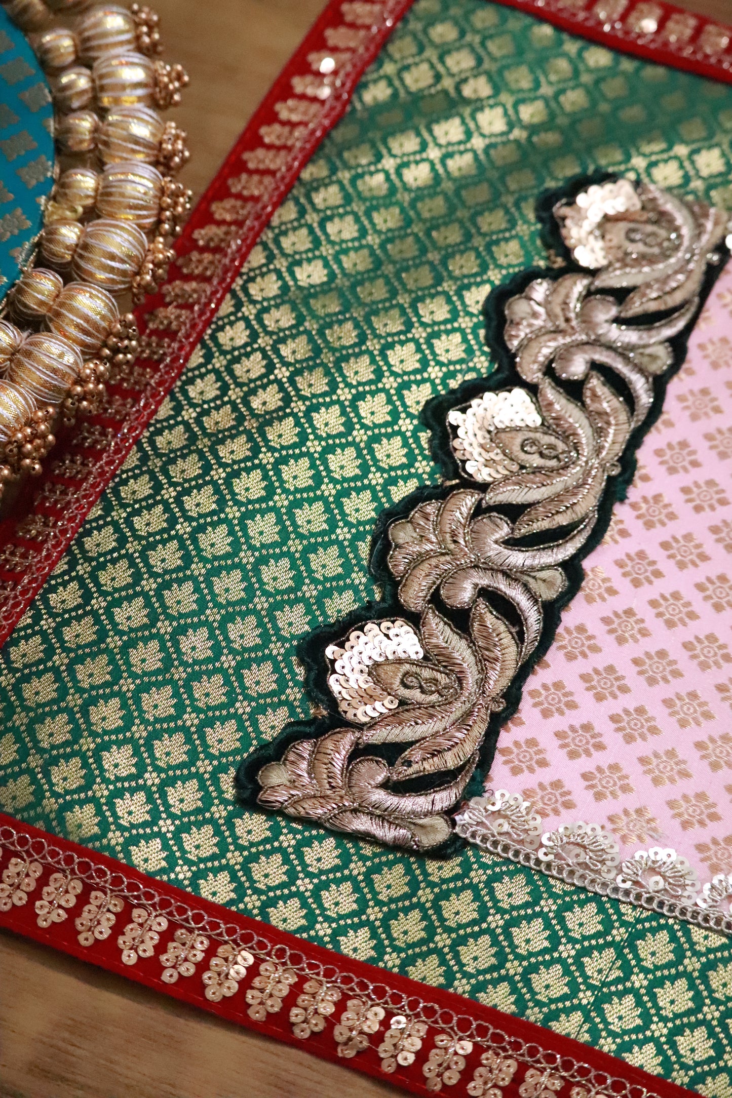 Embroided Banarasi Table runner - Green and pink