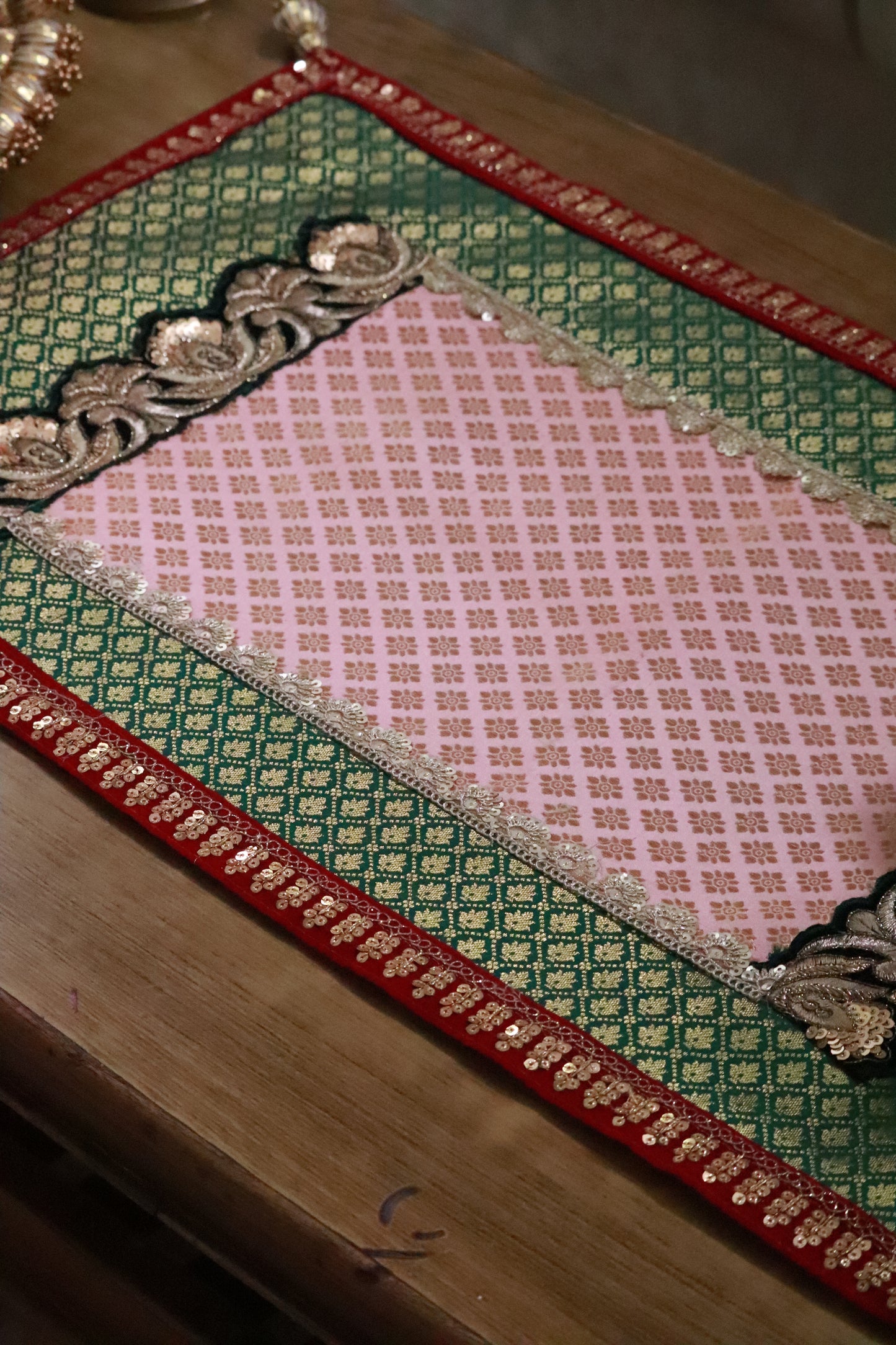 Embroided Banarasi Table runner - Green and pink