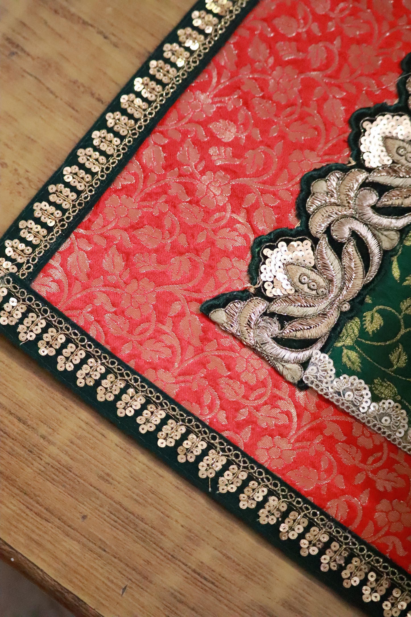 Embroided Banarasi Table runner - Red and green