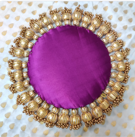 Queens pink - classic placemat - golden beads