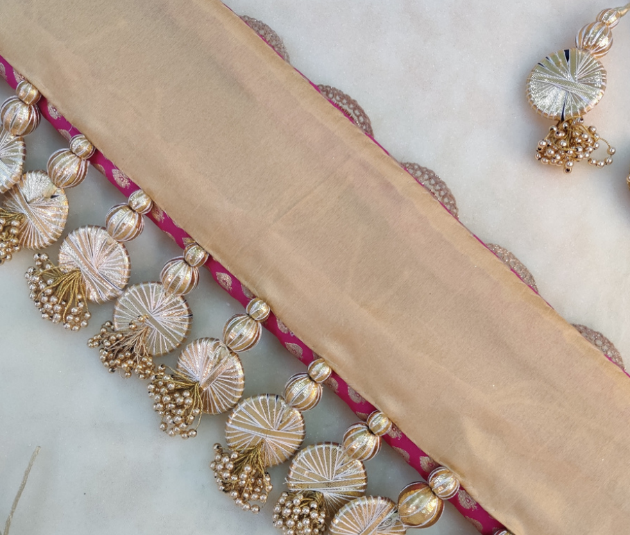 Classic Straight Toran - Gulaabi kalash - small motifs brocade toran