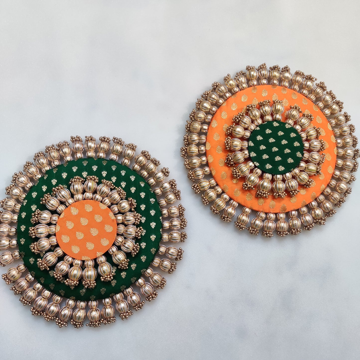 Vibrant Duo: 4 Placemats + 4 Wall Hangings in Orange & Green