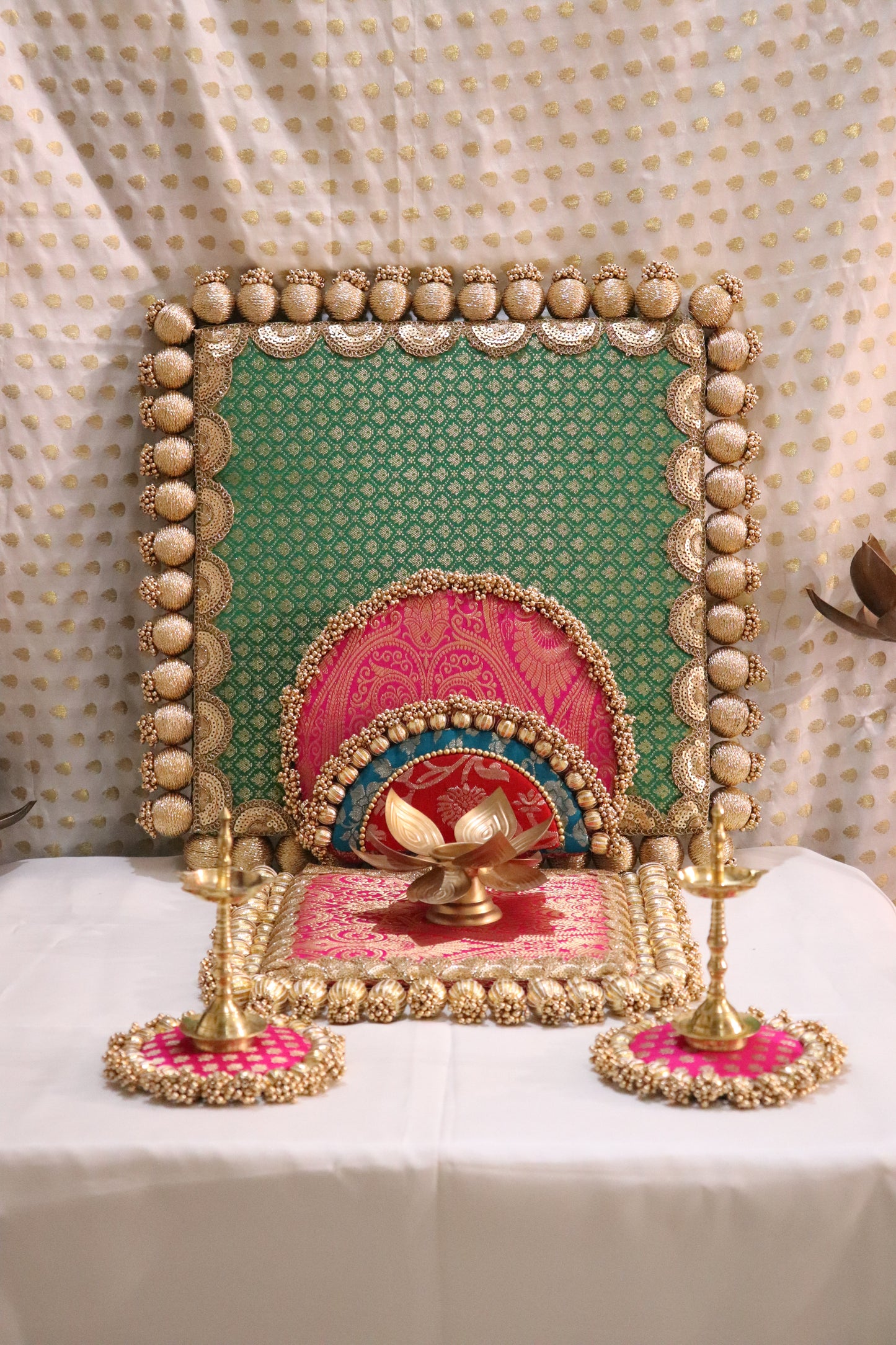 Regal Reverie: Leaf Green Square & Rani Pink Singhasana-Themed Placemat Set