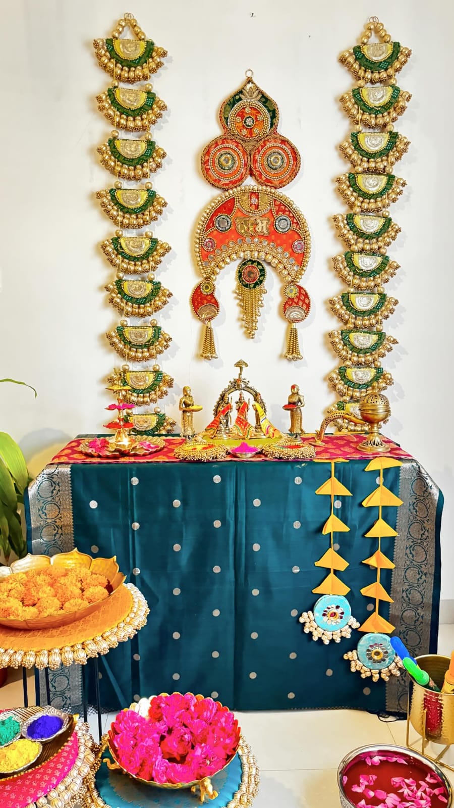 S_Sangeeta x Decorchidiya wall hanging ardhchandrama wall hanging set