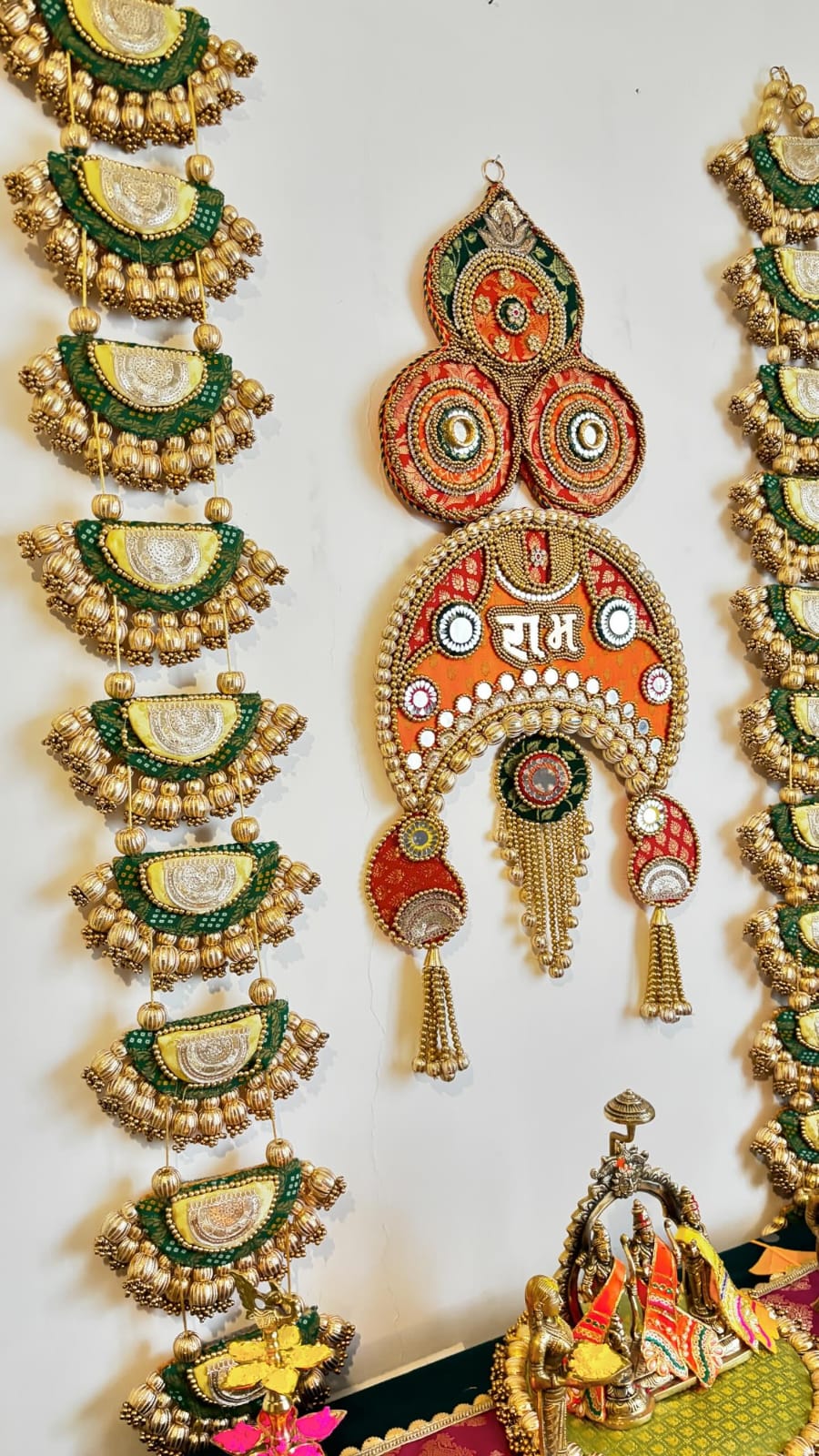 S_Sangeeta x Decorchidiya wall hanging ardhchandrama wall hanging set