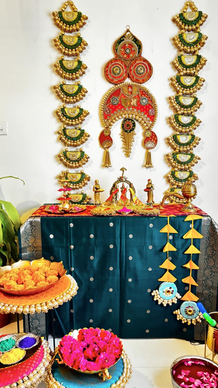 S_Sangeeta x Decorchidiya wall hanging ardhchandrama wall hanging set