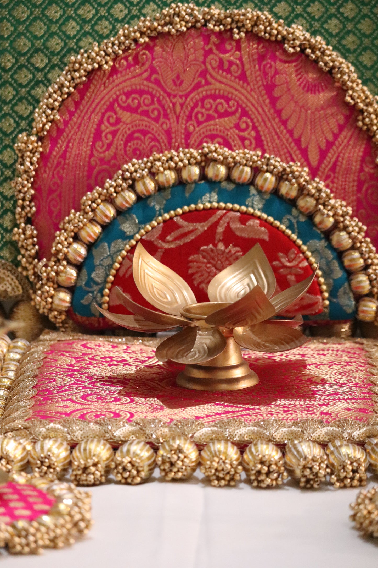 Regal Reverie: Leaf Green Square & Rani Pink Singhasana-Themed Placemat Set