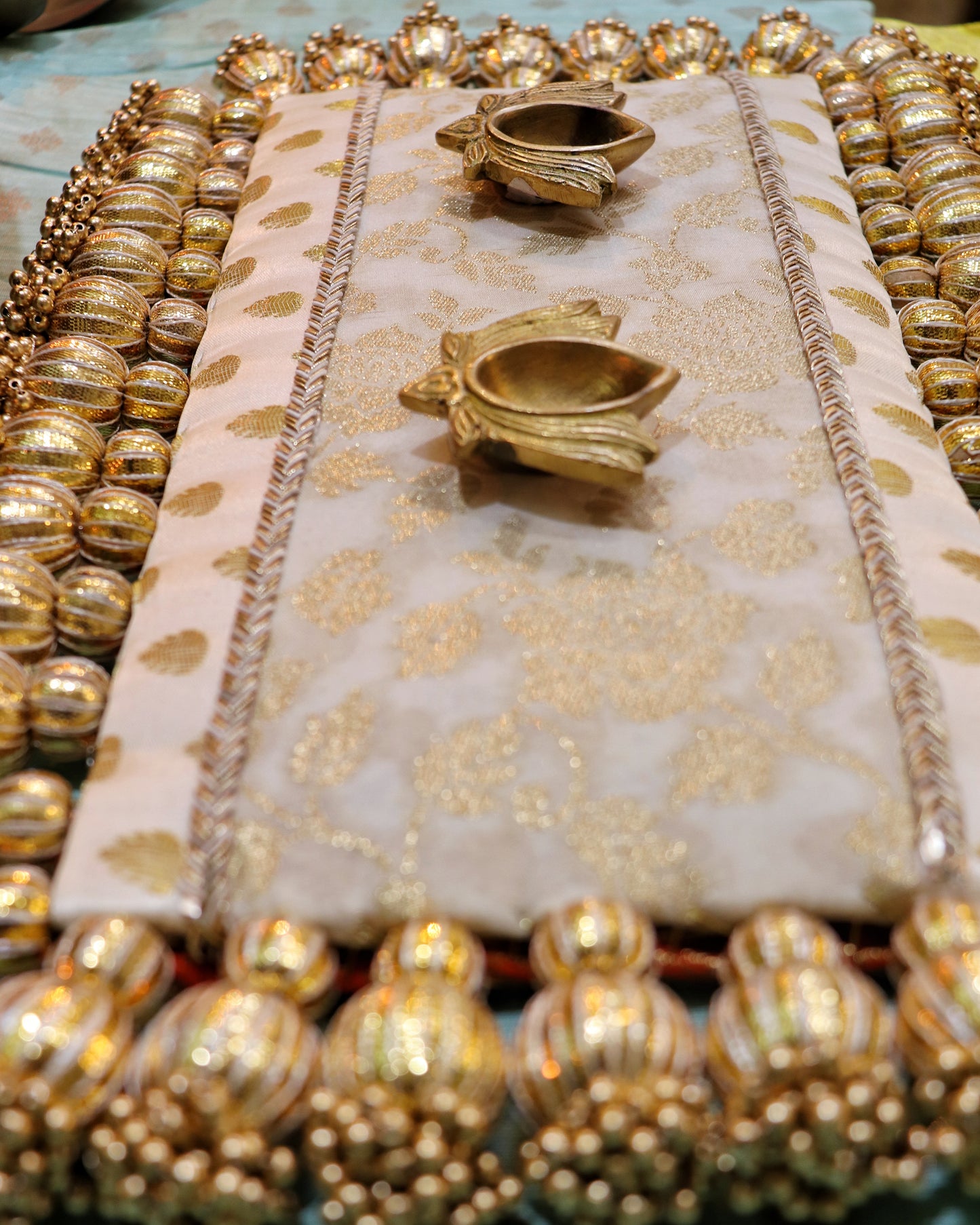 White Brocade Placemat Combo: Rectangular & Round Elegance Set