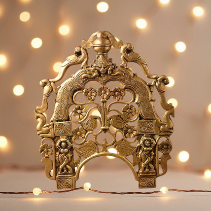 Antique hand carved parrot prabhavalli