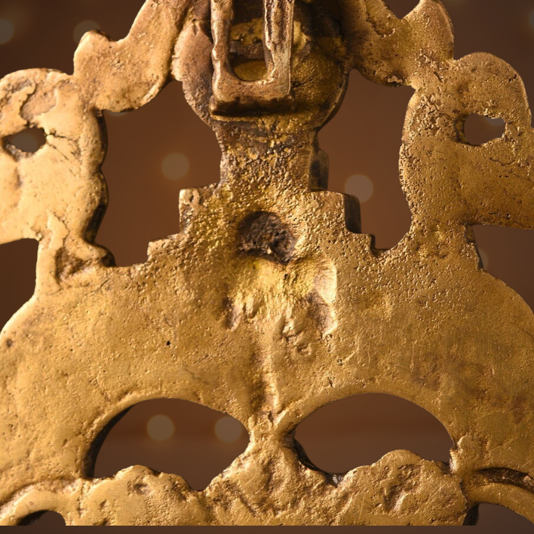 Antique hand carved parrot prabhavalli