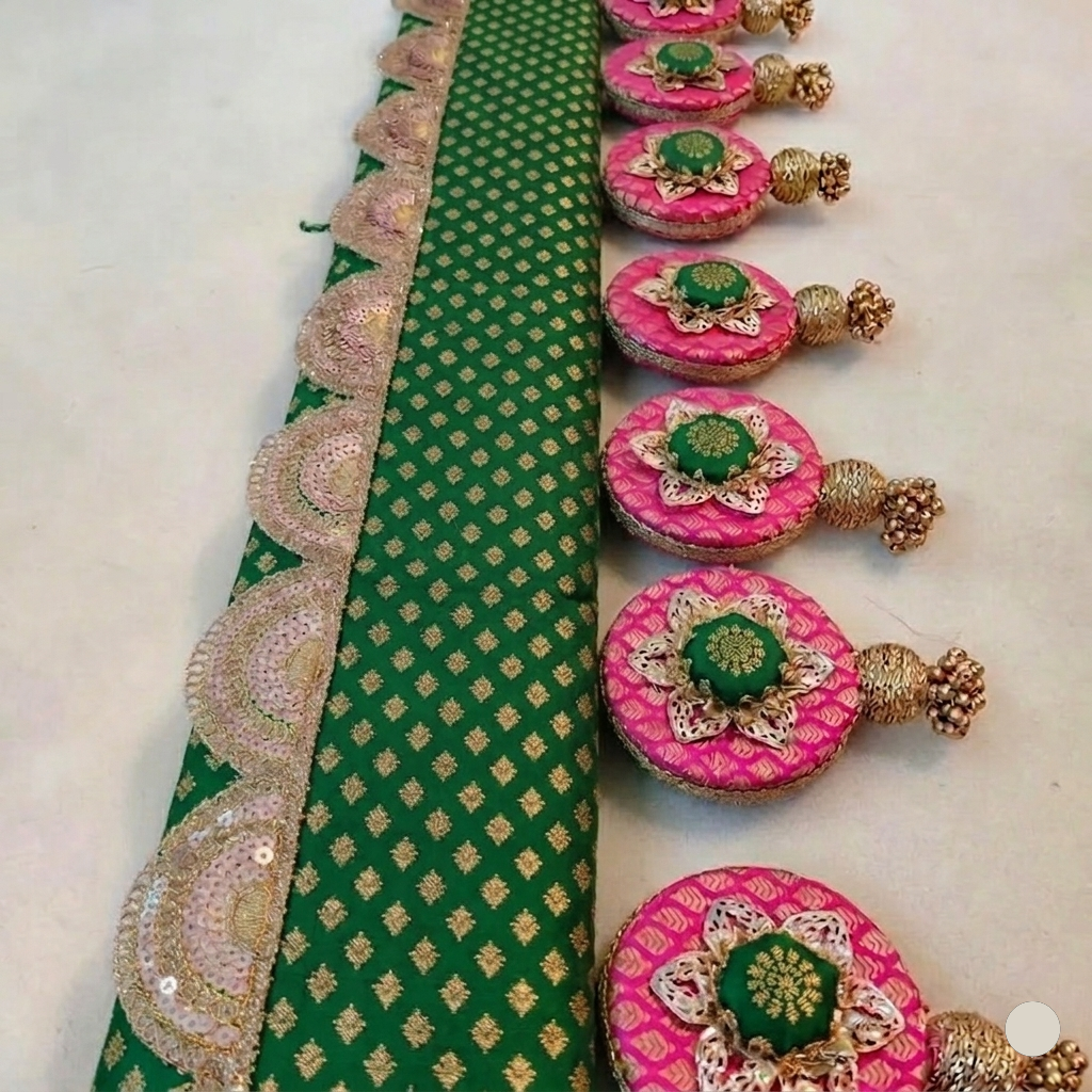 Classic Circular pendant Toran  -  green Gulabi - small motifs brocade toran