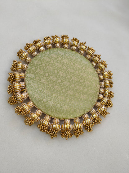 Pistachio  - classic placemat - golden beads