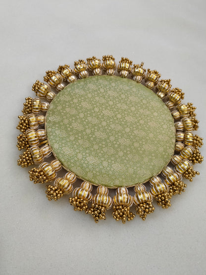 Pistachio  - classic placemat - golden beads