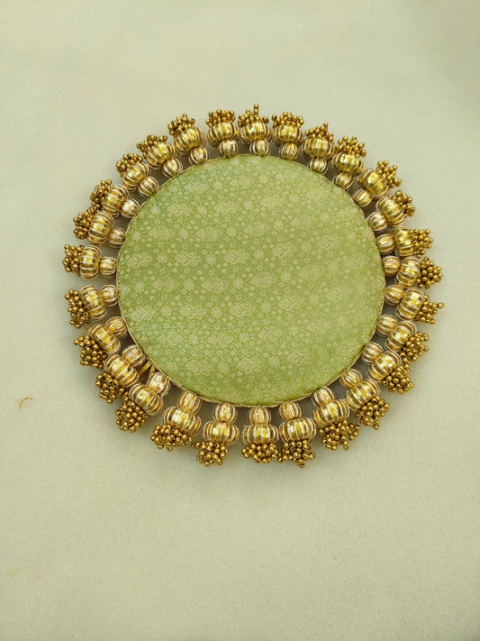 Pistachio  - classic placemat - golden beads