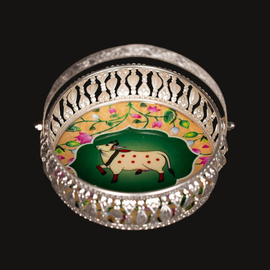Pichwai Cow & Lotus Tray – 6 & 8 Inch - Beige and Green