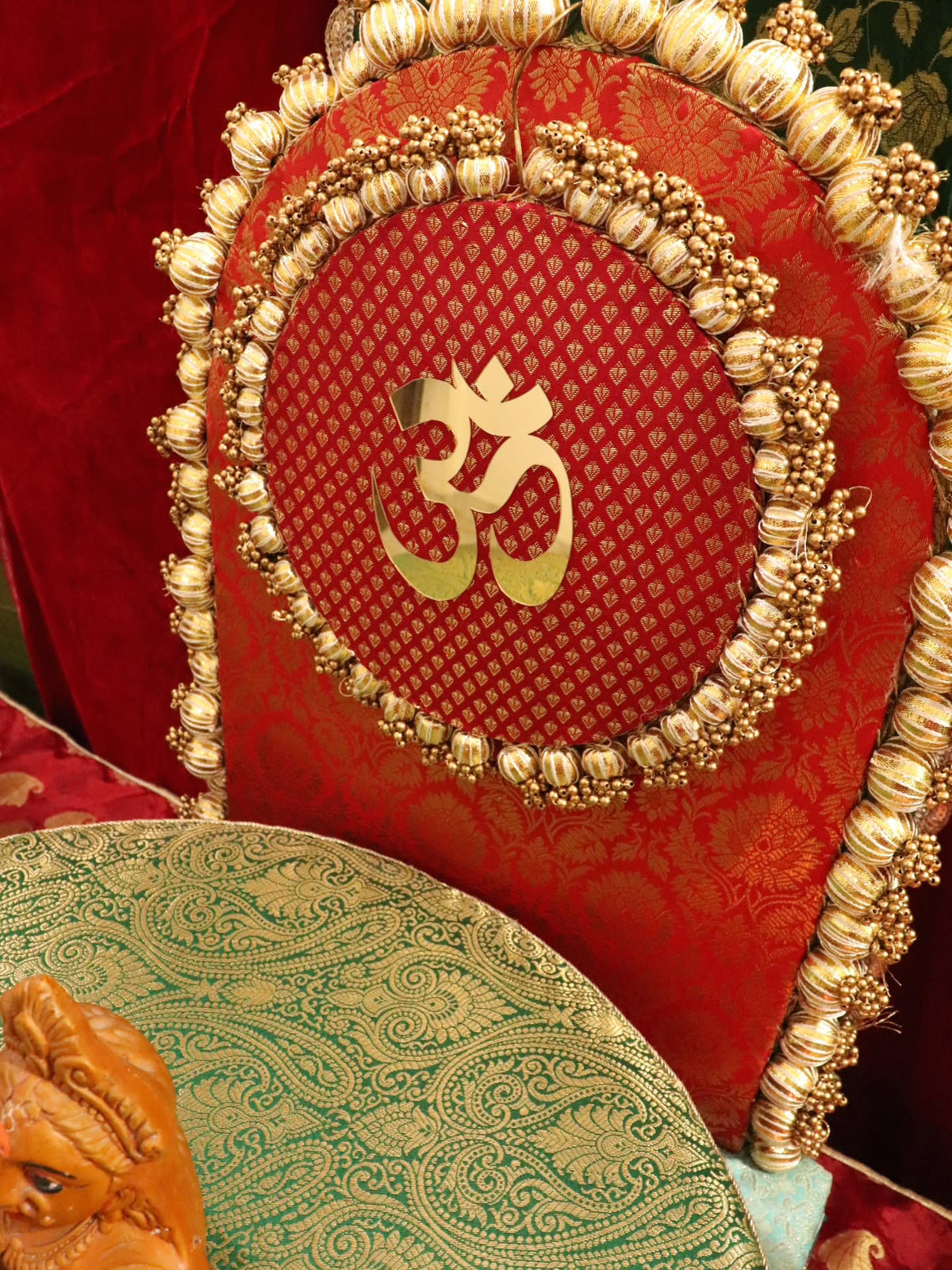 Shree Samriddhi Pooja Decor Set | Premium Red & Green Pooja Chowki Set with Banarasi Backdrop & Brass Accessories | Decor Chidiya