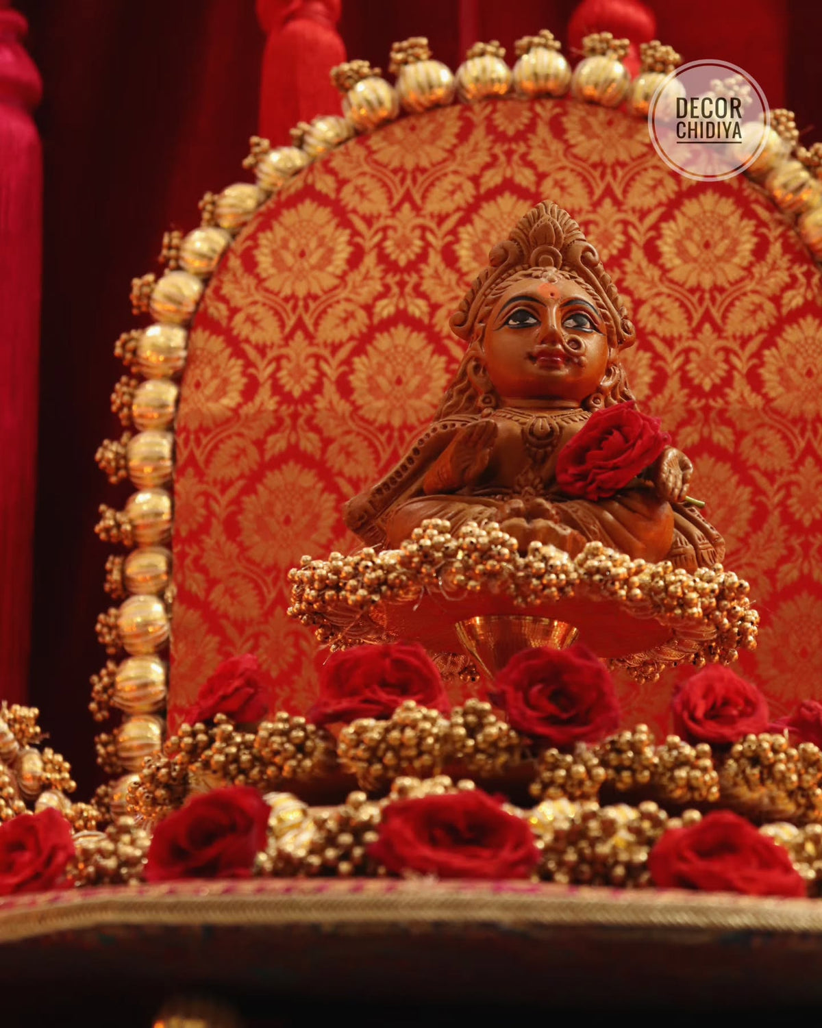 Shree Manikya Pooja Decor Set | Premium Red & Gold Banarasi Pooja Chowki Set with Decorative Backdrop, Tassels & Brass Accessories | Decor Chidiya